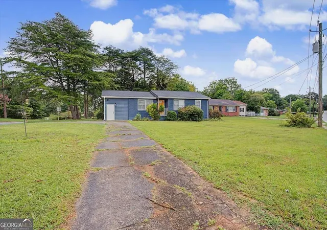3rd image of 1400 Columbia Dr, Decatur, GA 30032 | MLS# 10807401