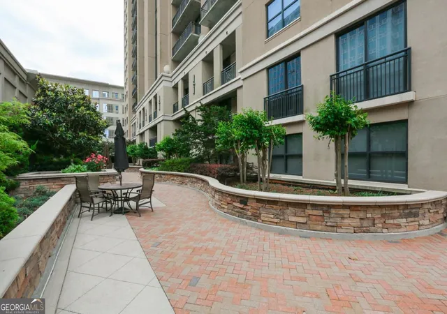 2nd image of 3040 Peachtree Rd, Atlanta, GA 30305