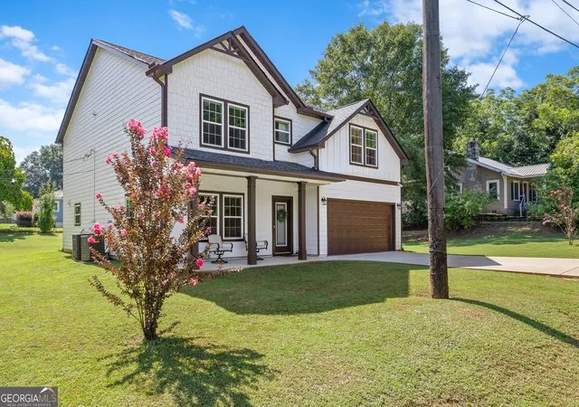 Photo 3 of Single family home for sale at 142 Brookwood Ave, Commerce, GA 30529 | MLS# 10829518 | Listing updated on 2026-10-02