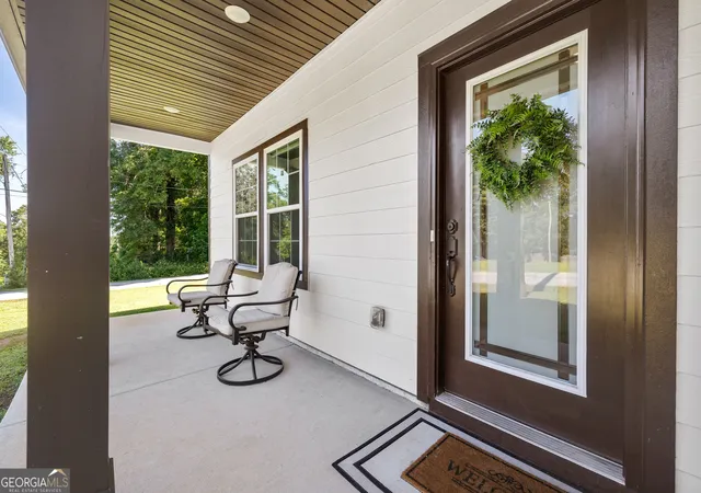 Photo 4 of Single family home for sale at 142 Brookwood Ave, Commerce, GA 30529 | MLS# 10829518 | Listing updated on 2026-10-02
