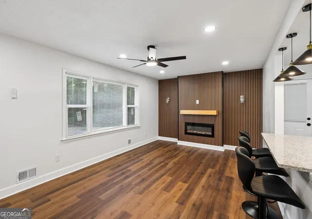 Photo 3 of Single family home for sale at 499 Queen Aliese Ln, Jonesboro, GA 30236 | MLS# 10824194 | Listing updated on 2026-08-26