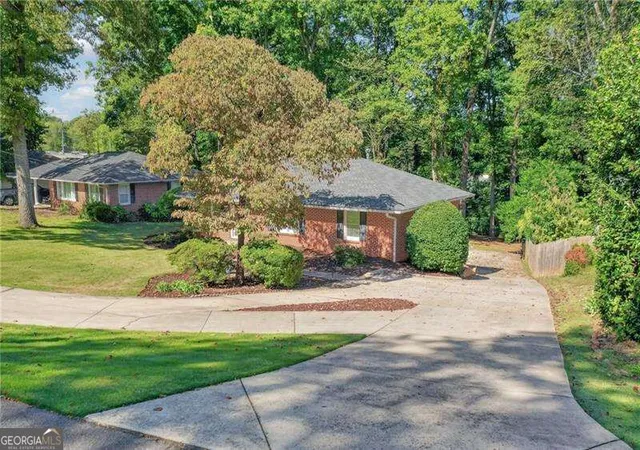 Single family home for sale at 2085 Clearwater Dr, Marietta, GA 30067 | MLS# 10872712 | Listing updated on 2026-10-28