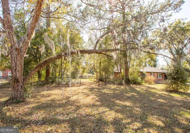 Photo 3 of Sale Pending at 2885 Longwood Rd, Waycross, GA 31503 | MLS# 10655046 | Listing updated on 2026-01-05