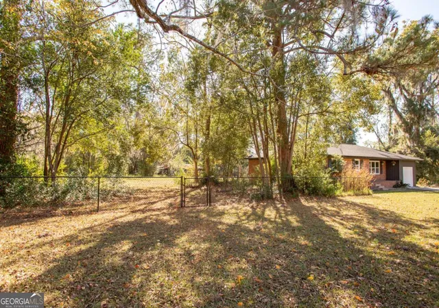 Photo 4 of Sale Pending at 2885 Longwood Rd, Waycross, GA 31503 | MLS# 10655046 | Listing updated on 2026-01-05