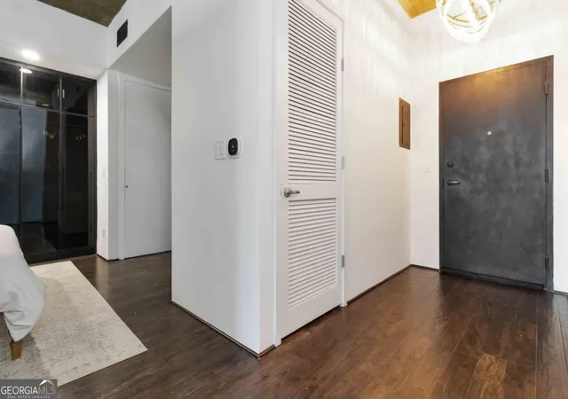 Photo 4 of Condo for sale at 3324 Peachtree Rd NE #815, Atlanta, GA 30326 | MLS# 10821195 | Listing updated on 2026-08-21