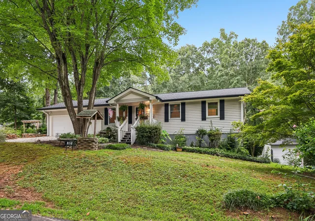 Photo 2 of Single family home for sale at 3605 Riviera Dr, Cumming, GA 30041 | MLS# 10832536 | Listing updated on 2026-10-02