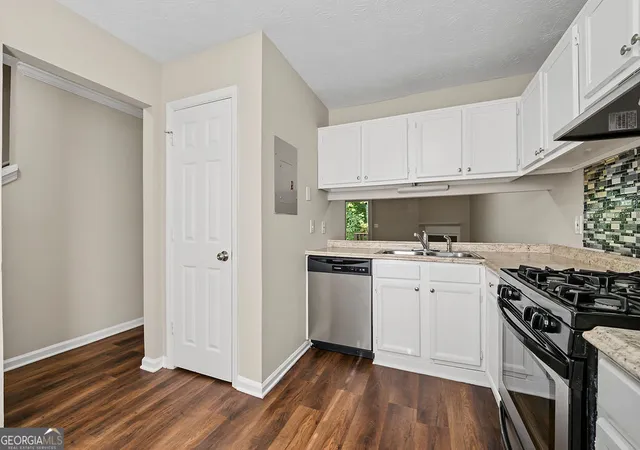 Photo 3 of Townhouse for sale at 2041 Charter Manor, Lithonia, GA 30058 | MLS# 10825072 | Listing updated on 2026-09-25