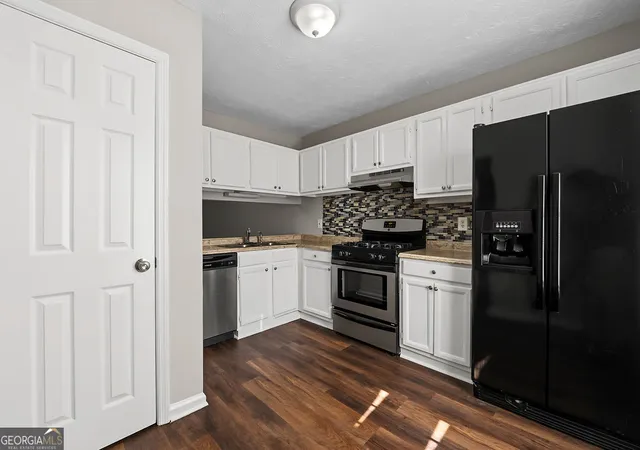 Photo 3 of Townhouse for sale at 2041 Charter Manor, Lithonia, GA 30058 | MLS# 10825072 | Listing updated on 2026-09-25