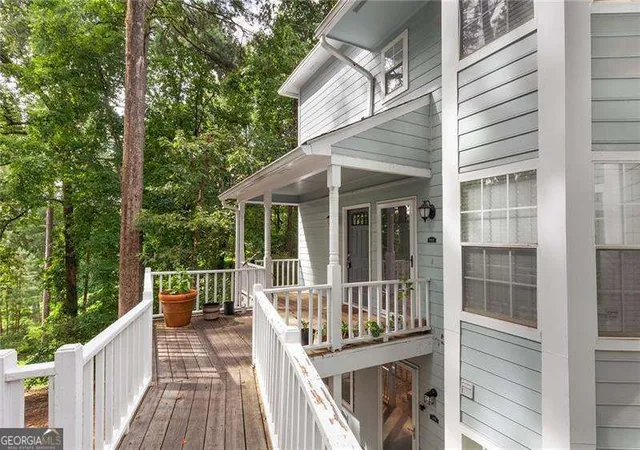 2nd image of 4080 Riverlook Pkwy SE, Marietta, GA 30067