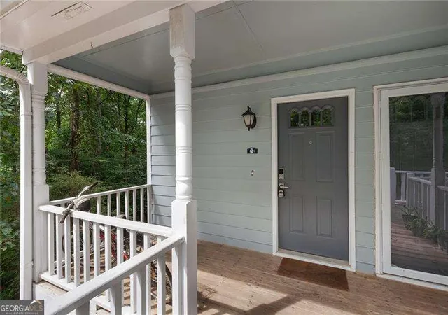 3rd image of 4080 Riverlook Pkwy SE, Marietta, GA 30067