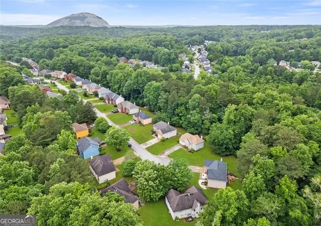 4th image of 6906 Wynmeadow Dr, Stone Mountain, GA 30087 | MLS# 10809840