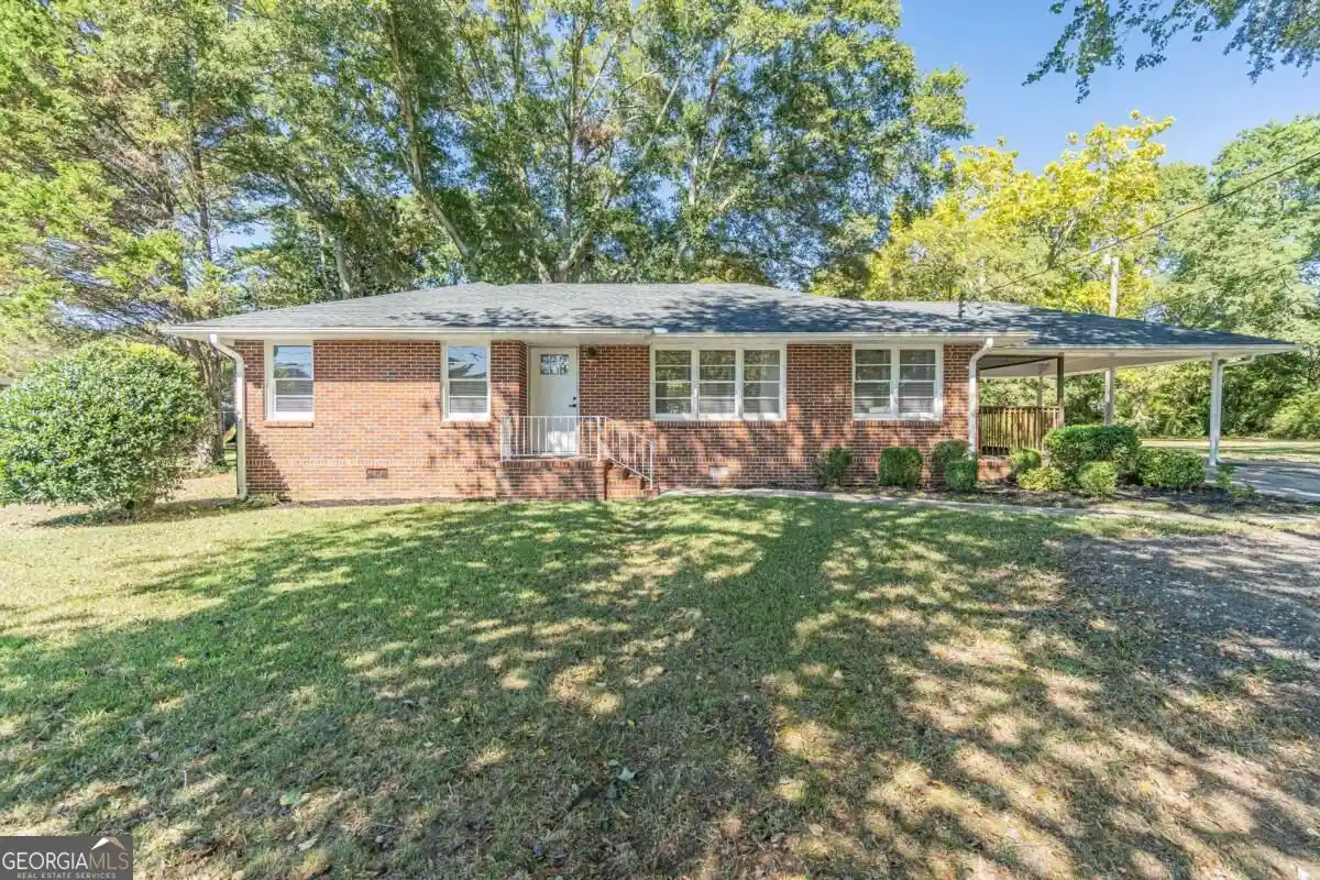 Photo 1 of Single family home for sale at 264 E Broad St, Winder, GA 30680 | MLS# 10869133 | Listing updated on 2026-10-22