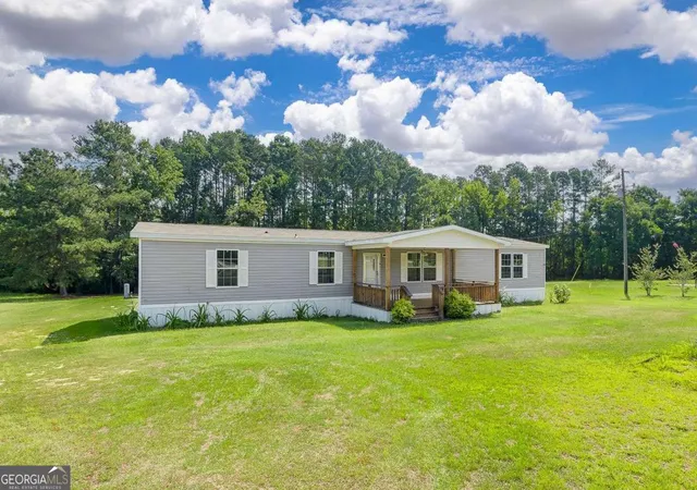 Photo 3 of Single family home for sale at 5599 Savannah Hwy, Sylvania, GA 30467 | MLS# 10819013 | Listing updated on 2026-09-12