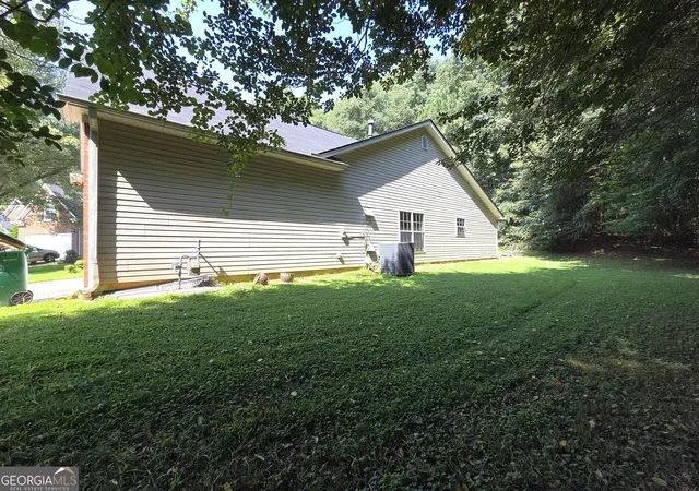 Photo 3 of Single family home for sale at 3021 Kings Bay Dr, Decatur, GA 30034 | MLS# 10827267 | Listing updated on 2026-09-09