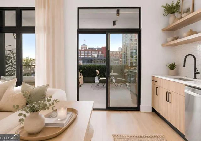 Photo 4 of Condo for sale at 567 Ponce De Leon Ave #319, Atlanta, GA 30308 | MLS# 10827526 | Listing updated on 2026-09-21