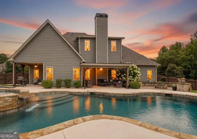 2nd image of 135 Magnolia Pl Dr, Senoia, GA 30276 | MLS# 10810859