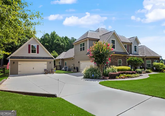2nd image of 143 Linchwood Dr, Senoia, GA 30276 | MLS# 10803764