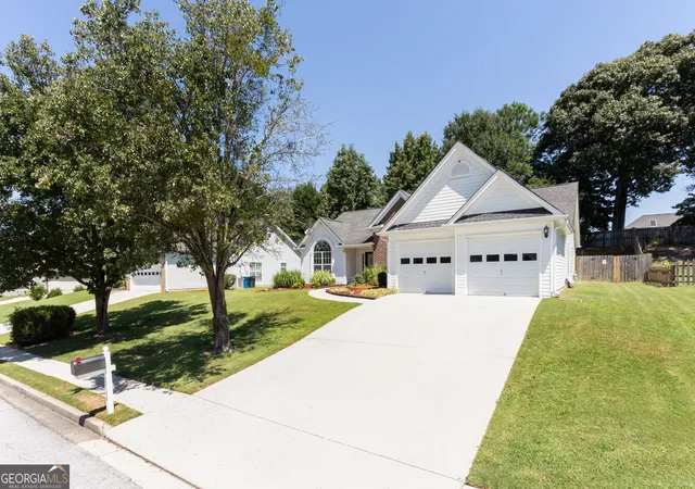 Photo 3 of Sale Pending at 2730 Matlin Wy, Buford, GA 30519 | MLS# 10832927 | Listing updated on 2026-09-20