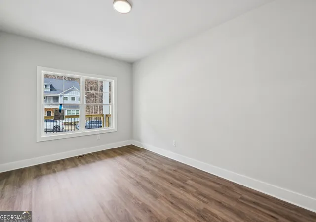 Photo 3 of Sale Pending at 3127 Stonegate Dr SW, Atlanta, GA 30331 | MLS# 10596669 | Listing updated on 2026-10-02