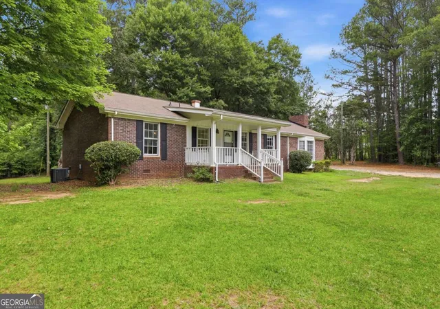Photo 2 of Single family home for sale at 1009 Highway 85 S, Fayetteville, GA 30215 | MLS# 10816199 | Listing updated on 2026-09-06
