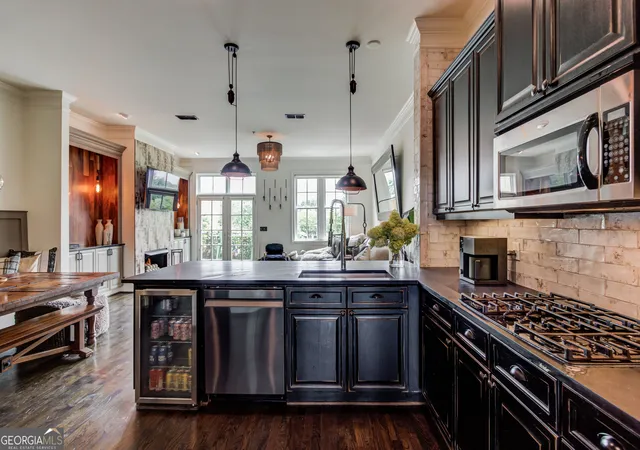 Listing Photo 5 - Condo for sale in building located at 3930 Charleston Market St, Suwanee, GA 30024 - Unit #218