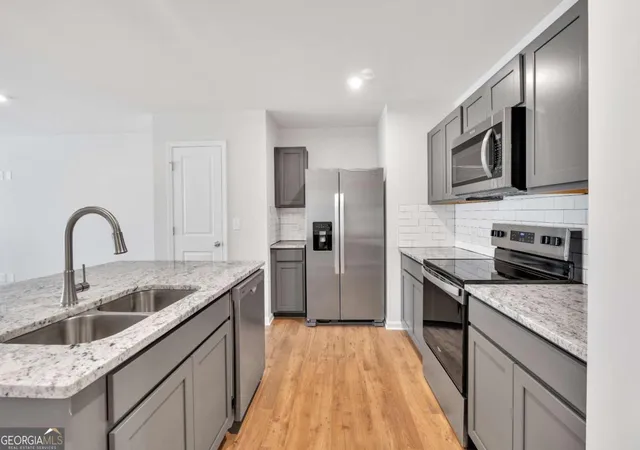 Photo 3 of Townhouse for sale at 105 Village Green Dr #171, Adairsville, GA 30103 | MLS# 10823513 | Listing updated on 2026-10-06