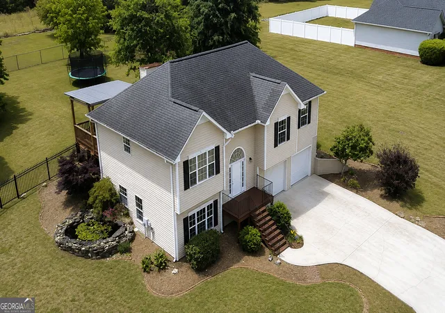 Photo 2 of Single family home for sale at 9 Ferry Crossing Dr Se, Rome, GA 30161 | MLS# 10765436 | Listing updated on 2026-08-28