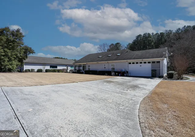 Photo 3 of Single family home for sale at 4821 Lenora Church Rd, Snellville, GA 30039 | MLS# 10705105 | Listing updated on 2026-09-21