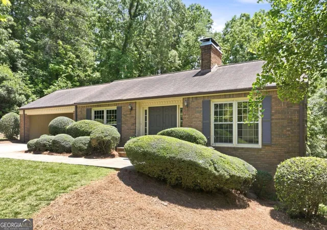 Photo 1 of Single family home for sale at 257 Club Dr, Gainesville, GA 30506 | MLS# 10769370 | Listing updated on 2026-08-09