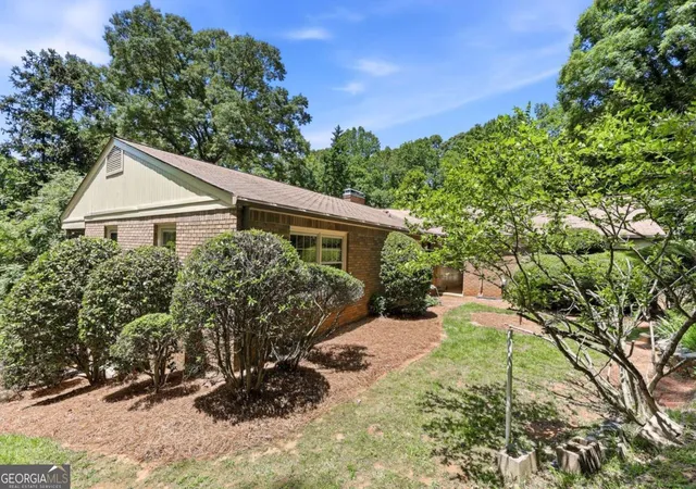Photo 4 of Single family home for sale at 257 Club Dr, Gainesville, GA 30506 | MLS# 10769370 | Listing updated on 2026-08-09