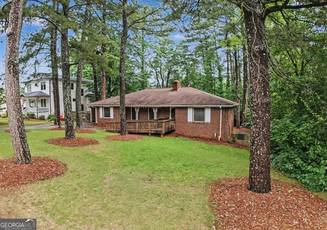 2nd image of 424 E Pharr Rd, Decatur, GA 30030 | MLS# 10773881