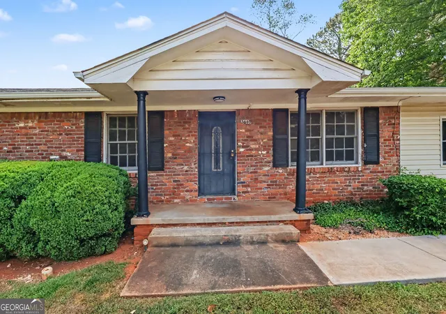 2nd image of 3665 Brookcrest Cir, Decatur, GA 30032 | MLS# 10732847