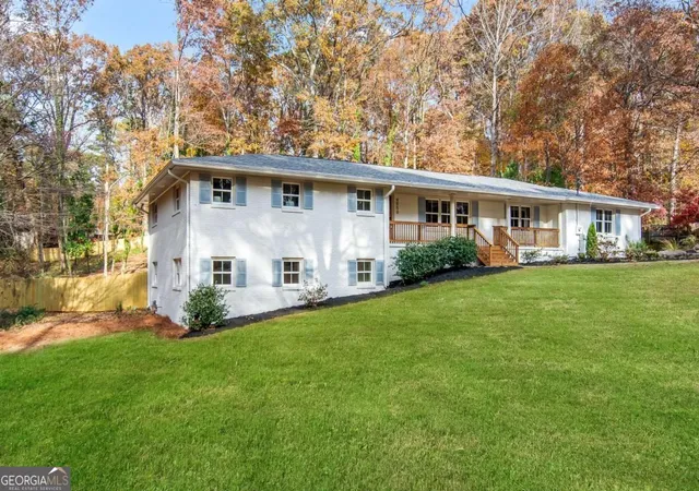 2nd image of 4956 Mountclaire Rd, Stone Mountain, GA 30087 | MLS# 10757424