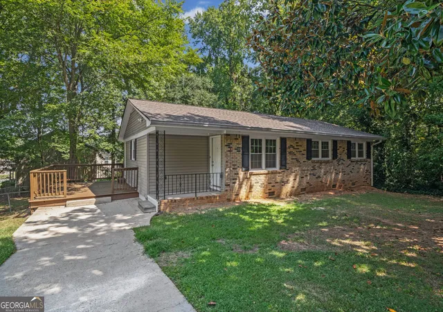 Photo 3 of Single family home for sale at 2840 Somerton Dr, Morrow, GA 30260 | MLS# 10834683 | Listing updated on 2026-09-10