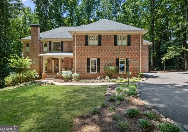 Photo 1 of Sale Pending at 12505 King Rd, Roswell, GA 30075 | MLS# 10810998 | Listing updated on 2026-09-17