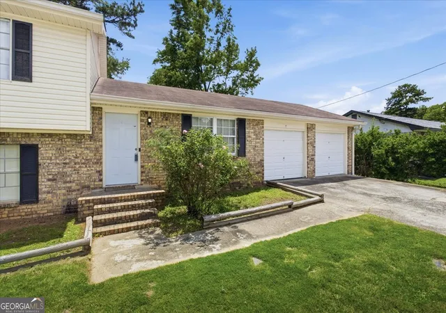 3rd image of 941 Cochise Trl Se, Conyers, GA 30094 | MLS# 10815320