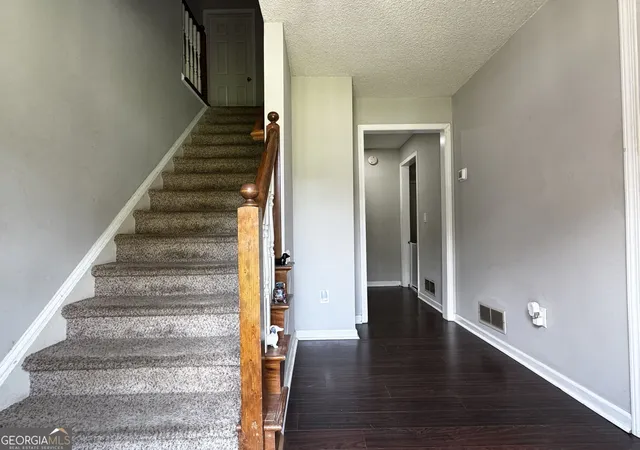 Photo 2 of Single family home for sale at 1890 Dovonshire Rd Sw, Marietta, GA 30064 | MLS# 10833764 | Listing updated on 2026-09-19