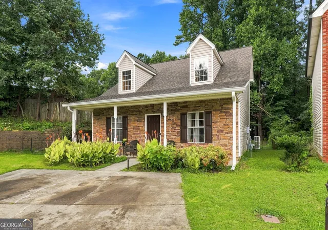 3rd image of 105 Twin Pines Ct, Dallas, GA 30132 | MLS# 10819280
