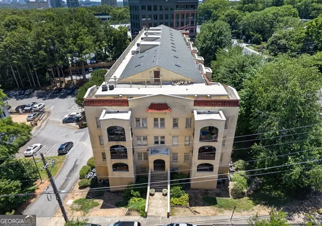 2nd image of 2855 Peachtree Rd Ne, Atlanta, GA 30305