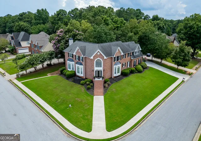 Photo 4 of Single family home for sale at 5332 Candleberry Dr SW, Lilburn, GA 30047 | MLS# 10824319 | Listing updated on 2026-10-08