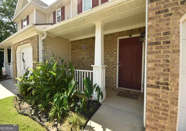Photo 3 of Townhouse for sale at 103 Fox Creek Dr, Woodstock, GA 30188 | MLS# 10826237 | Listing updated on 2026-09-12