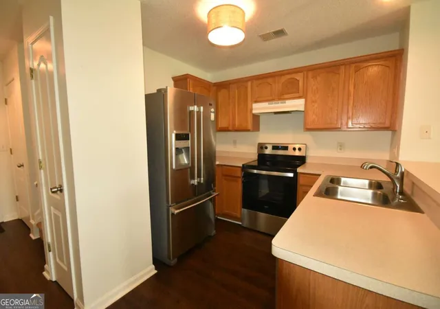 Photo 4 of Townhouse for sale at 103 Fox Creek Dr, Woodstock, GA 30188 | MLS# 10826237 | Listing updated on 2026-09-12