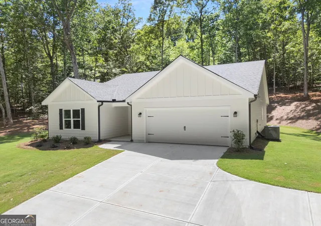 Homes for sale in Martin, GA | 299 Shore Crest Dr, Martin, GA 30577 | MLS# 10754144