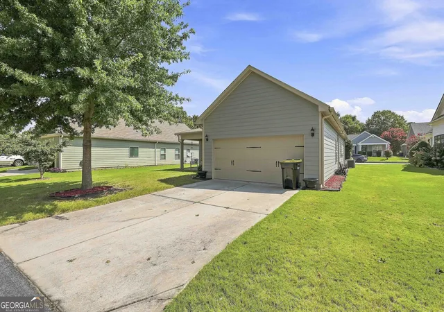Photo 36 of Single family home for sale at 41 Majestic Dr, Newnan, GA 30265 | MLS# 10836175 | Listing updated on 2026-09-14