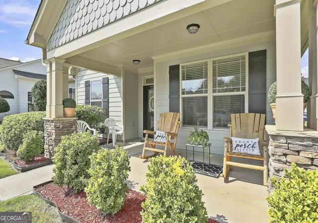 Photo 4 of Single family home for sale at 41 Majestic Dr, Newnan, GA 30265 | MLS# 10836175 | Listing updated on 2026-09-14