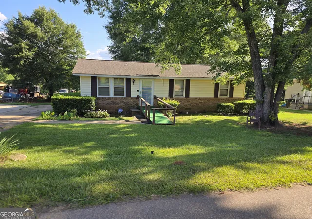 Photo 2 of Single family home for sale at 934 Clairmont Ave, Comer, GA 30629 | MLS# 10807265 | Listing updated on 2026-08-02