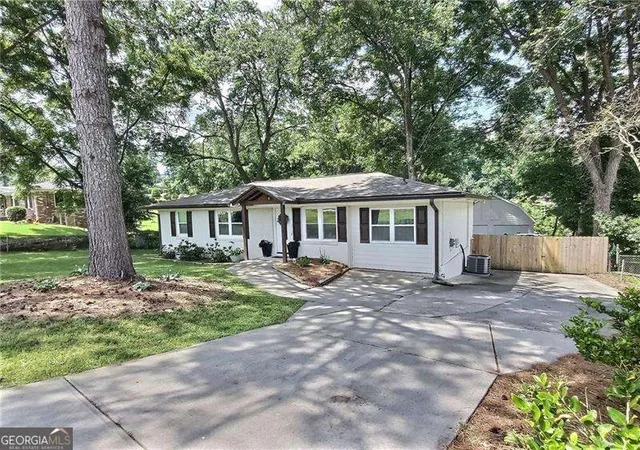 2nd image of 3296 Old Concord Rd Se, Smyrna, GA 30082 | MLS# 10785892