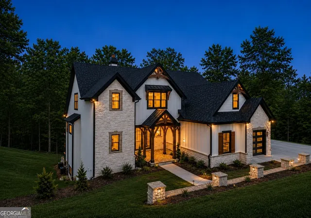 Photo 2 of Single family home for sale at 4175 Cumberland Point Dr, Gainesville, GA 30504 | MLS# 10807450 | Listing updated on 2026-10-02