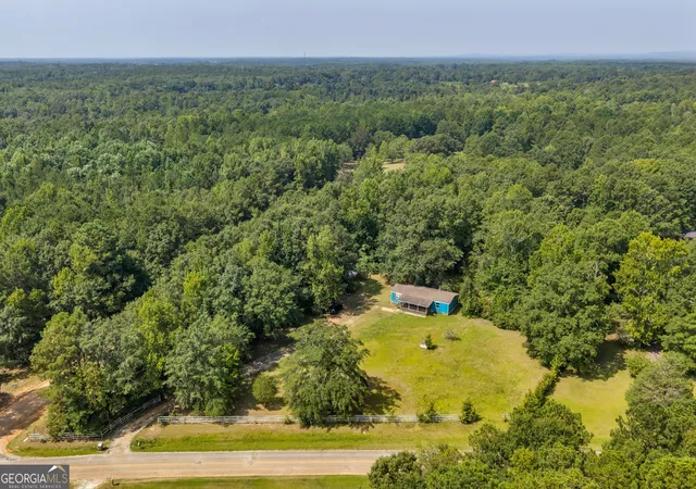 Photo 4 of Sale Pending at 201 Midway Rd, Barnesville, GA 30204 | MLS# 10827335 | Listing updated on 2026-10-05