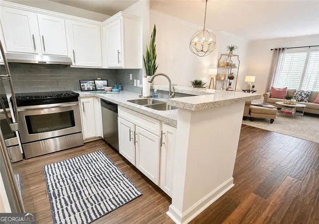 Photo 2 of Sale Pending at 1101 Juniper St Ne #APT 616, Atlanta, GA 30309 | MLS# 10827043 | Listing updated on 2026-09-01